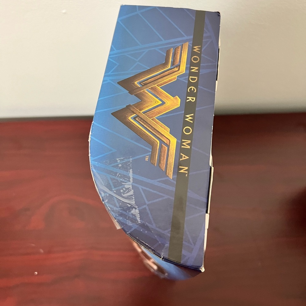 Wonder Woman - Picture 4 of 5